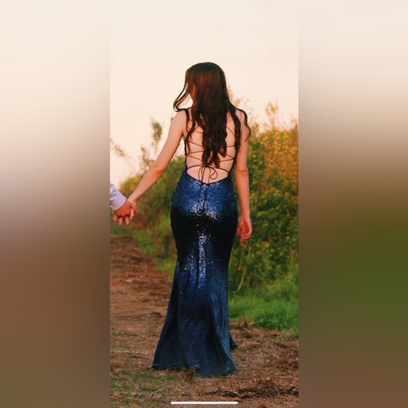 Grad/Prom dress - Picture 2 of 4